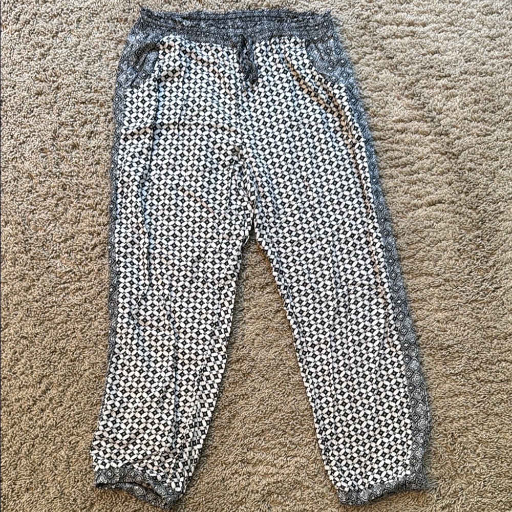 American Eagle Outfitters Black and White Patterned Joggers